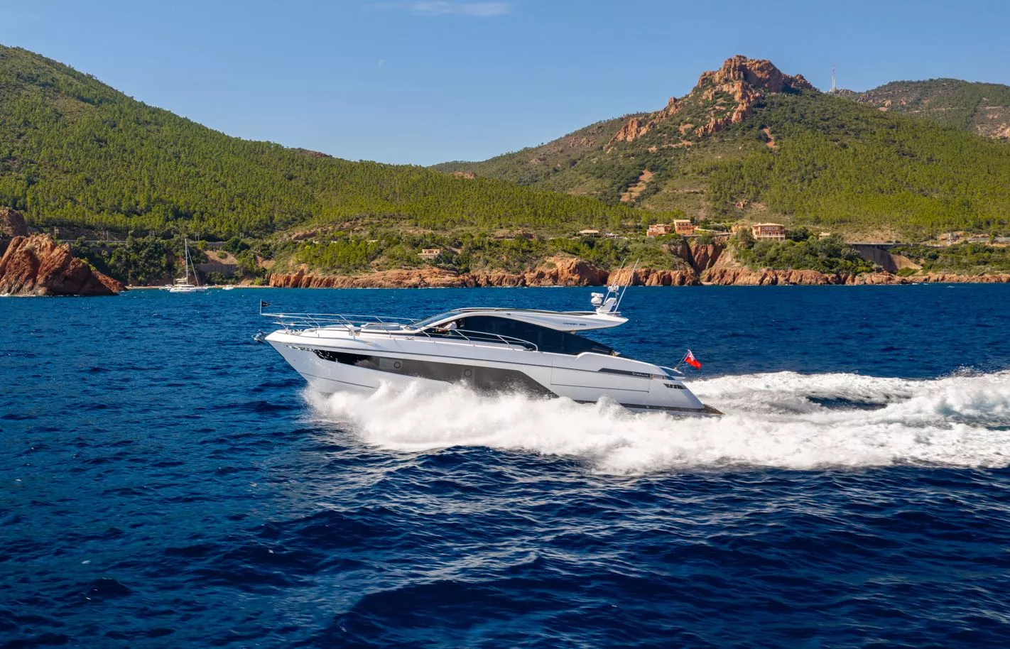 Британская верфь Fairline вернулась на рынок после кардинальных перестановок в руководстве