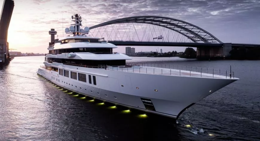 Яхта Oceanco Infinity передана владельцу