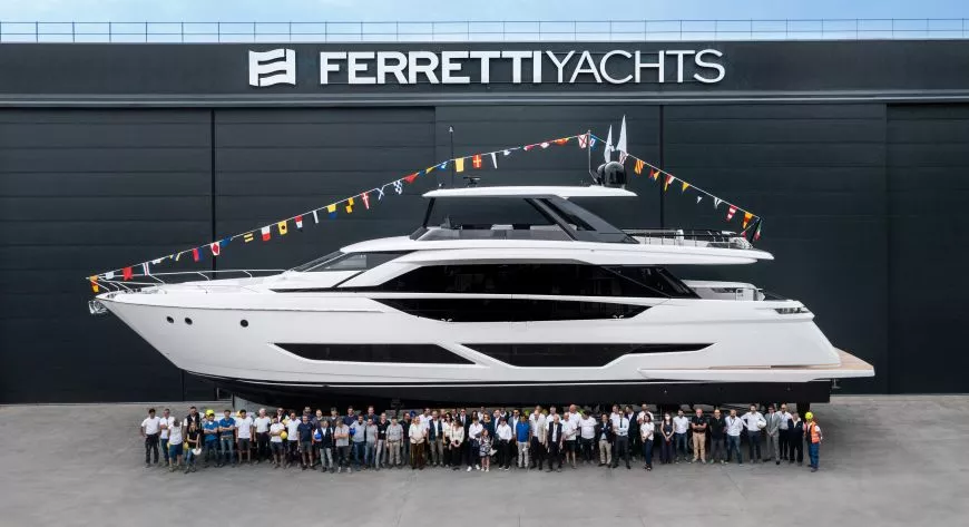 Ferretti 860: в ожидании дебюта