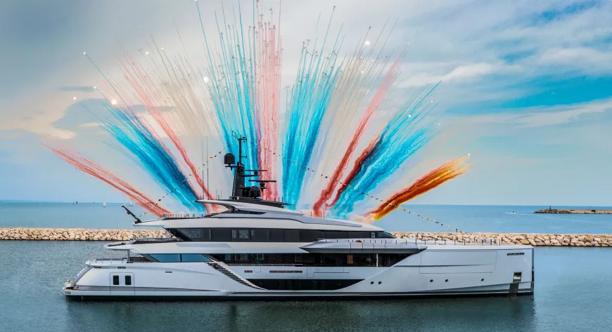 CRN 141 — новинка Ferretti Group