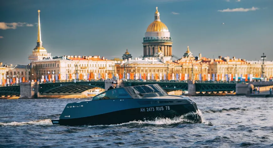 Гость из Петербурга
