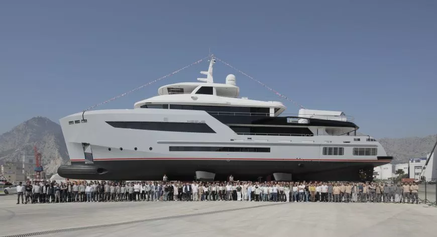 Флагман Bering Yachts готовится к плаванию