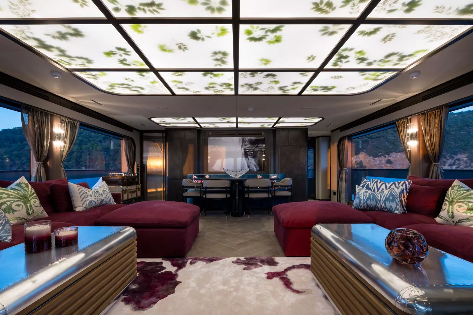 Фрагмент интерьера моторной яхты Sirena 118