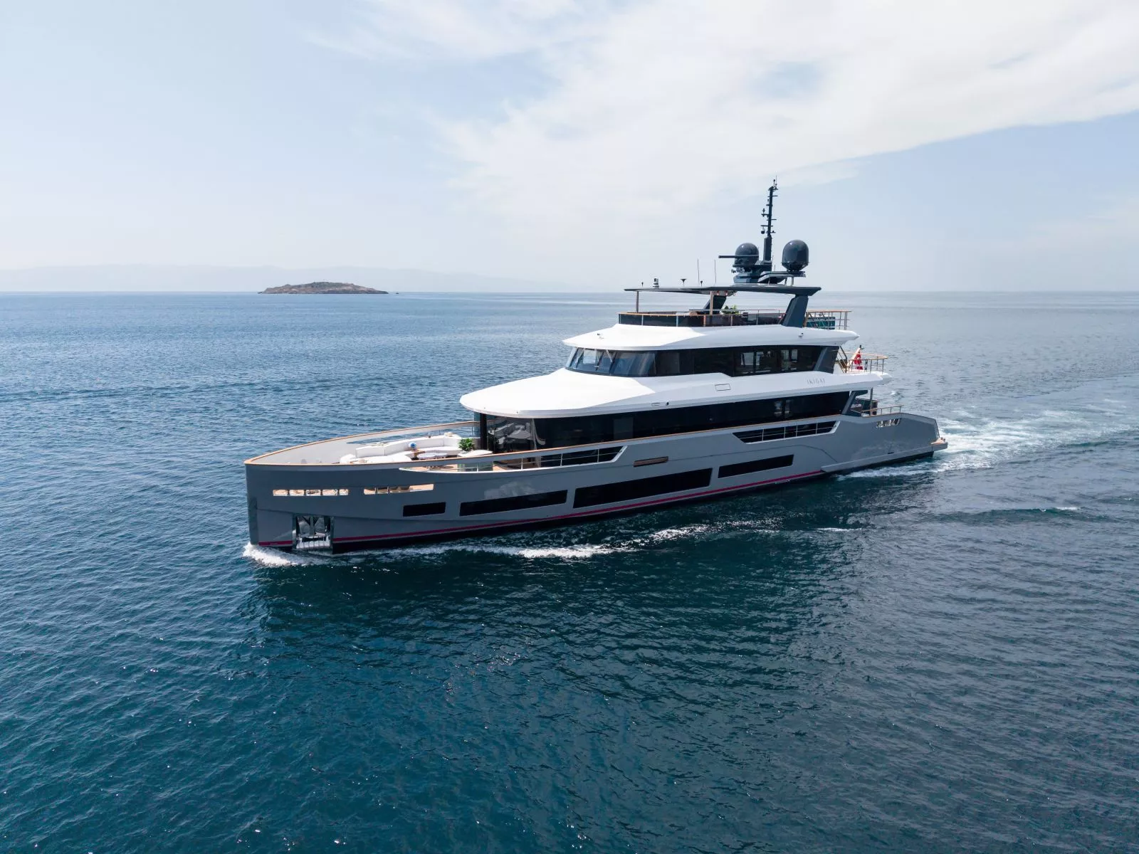 Моторная яхта Sirena 118, вид снаружи