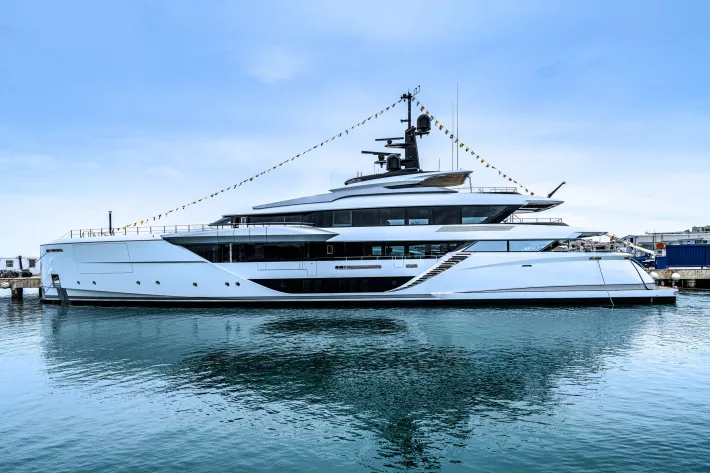 CRN 141 — новинка Ferretti Group - фото 2