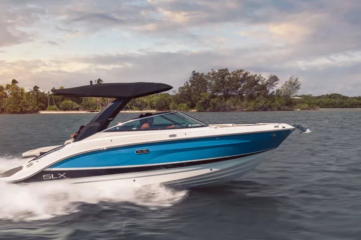 Sea Ray SLX 260 - фото