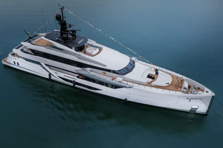CRN 141 — новинка Ferretti Group - фото 1
